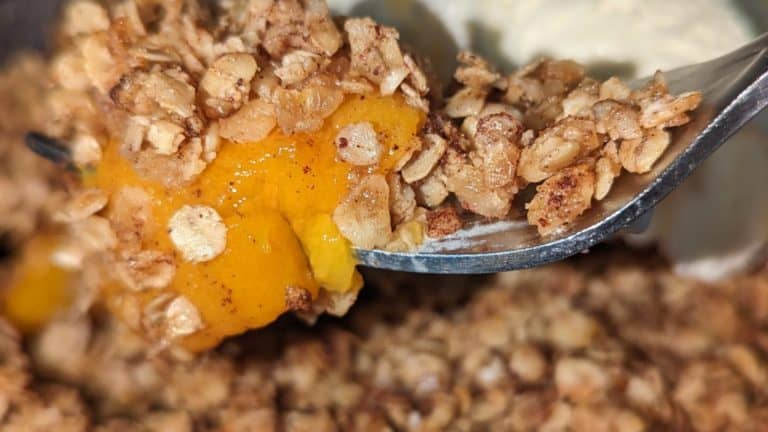 easy peach crisp mini cast iron skillet (1)