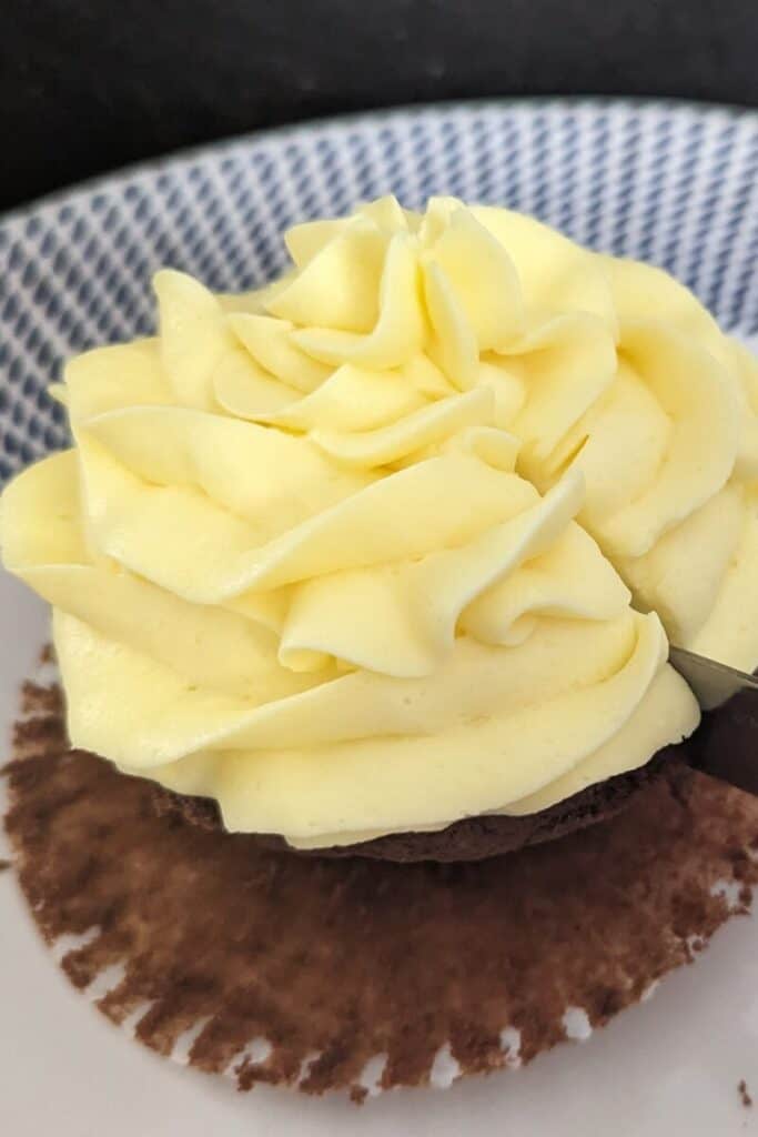 How To Make Flavored Cool Whip Frosting A Cents For Cookery