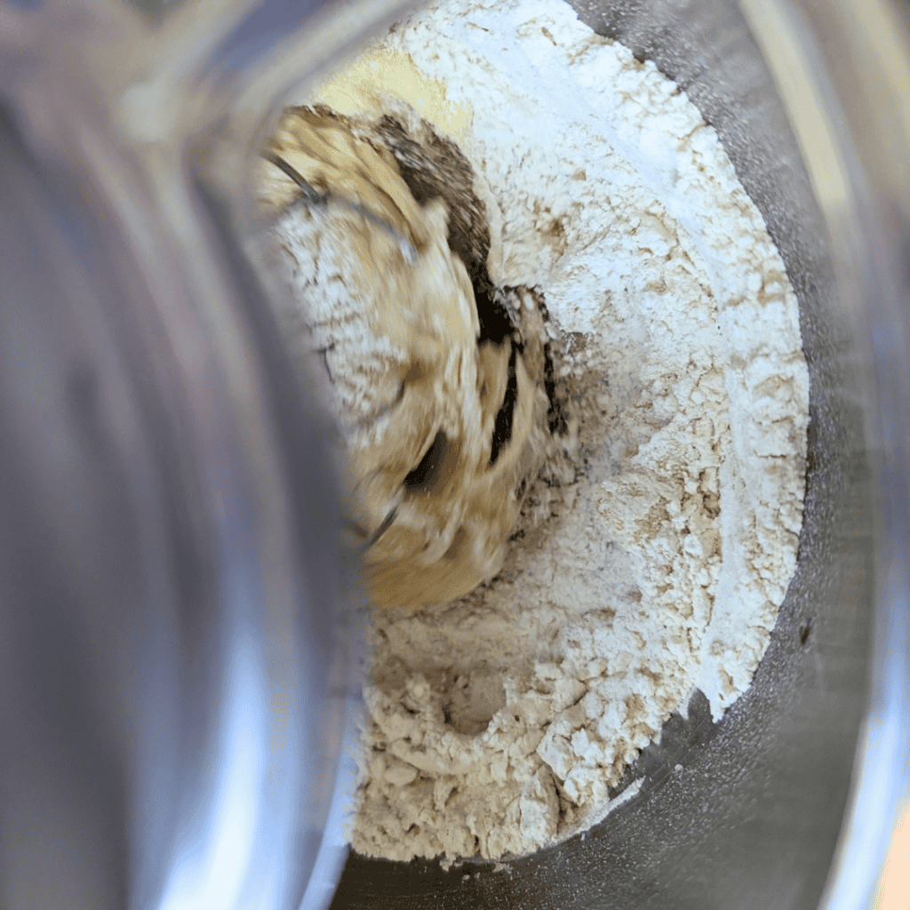 mixing with stand mixer dry ingredients in to creamed sugar egg mixture
